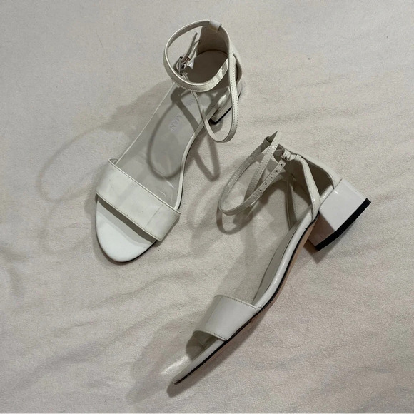 Stuart Weitzman white patent block heel sandal Size 8 - Picture 1 of 7